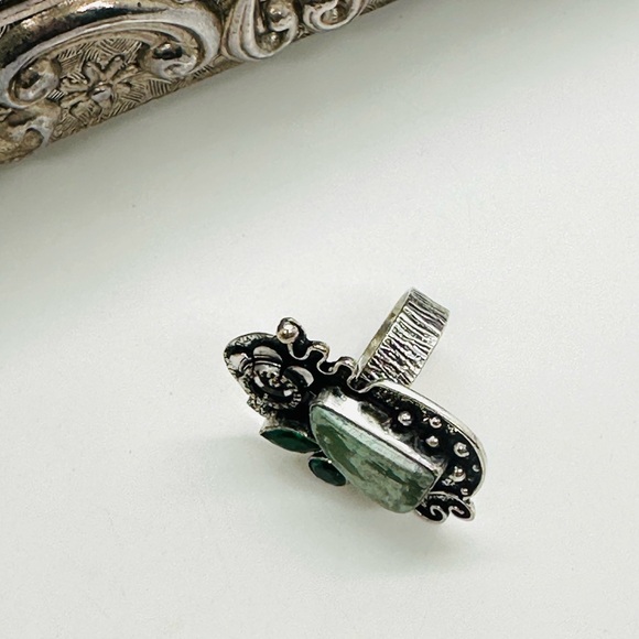 Statement Silver Green Stone Rhinestone Ring - Picture 8 of 9